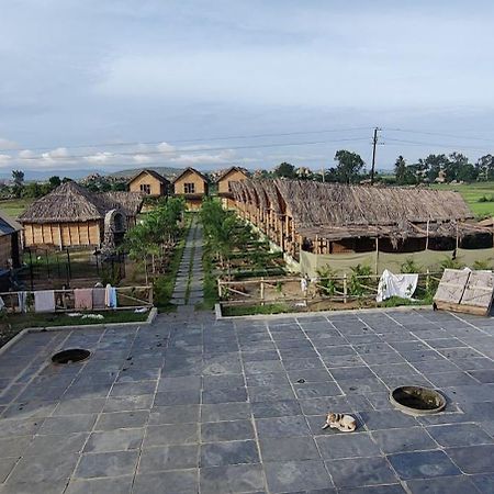 Vanya The Exotic World Resort ฮัมปี ภายนอก รูปภาพ