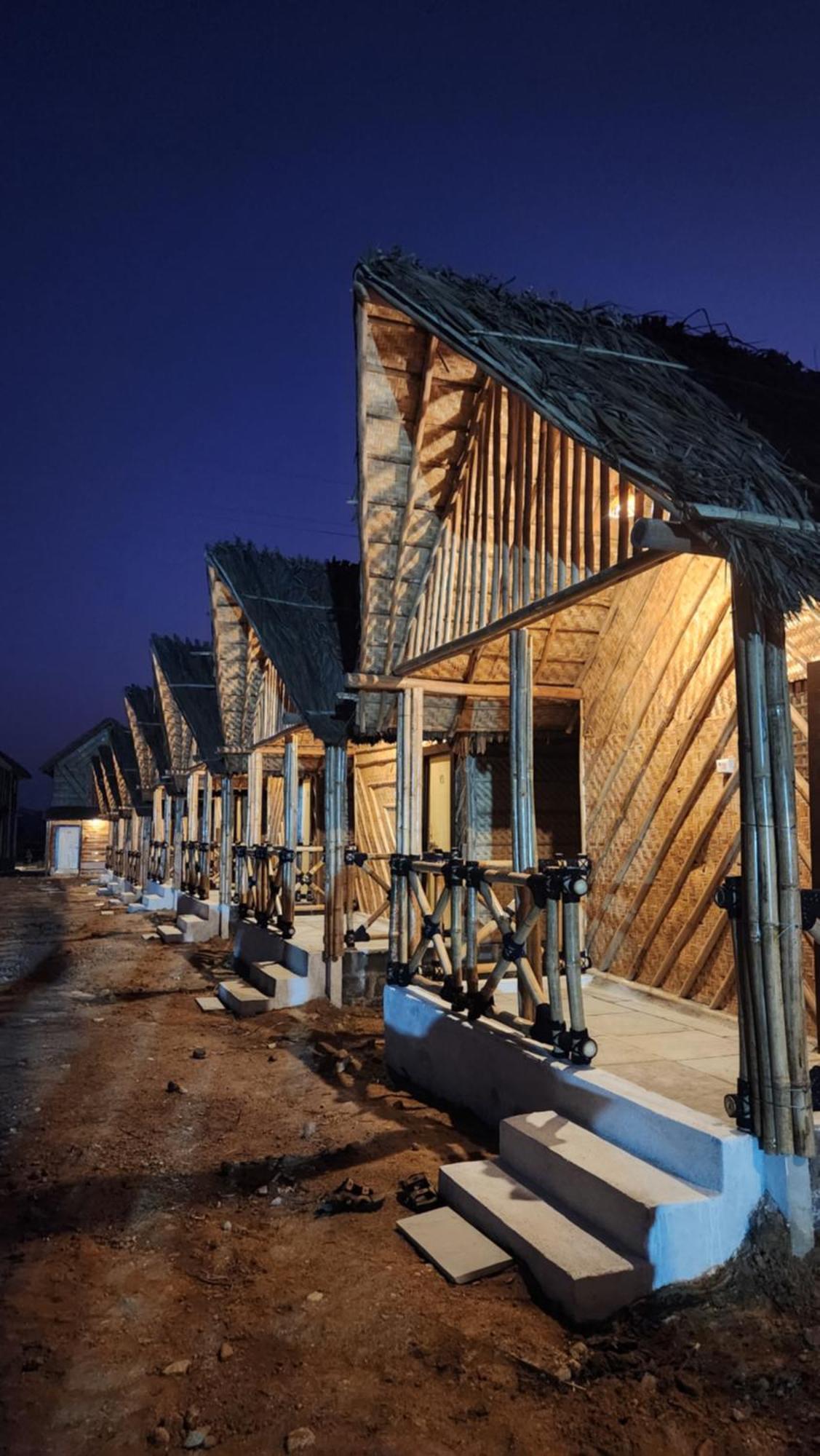 Vanya The Exotic World Resort ฮัมปี ภายนอก รูปภาพ