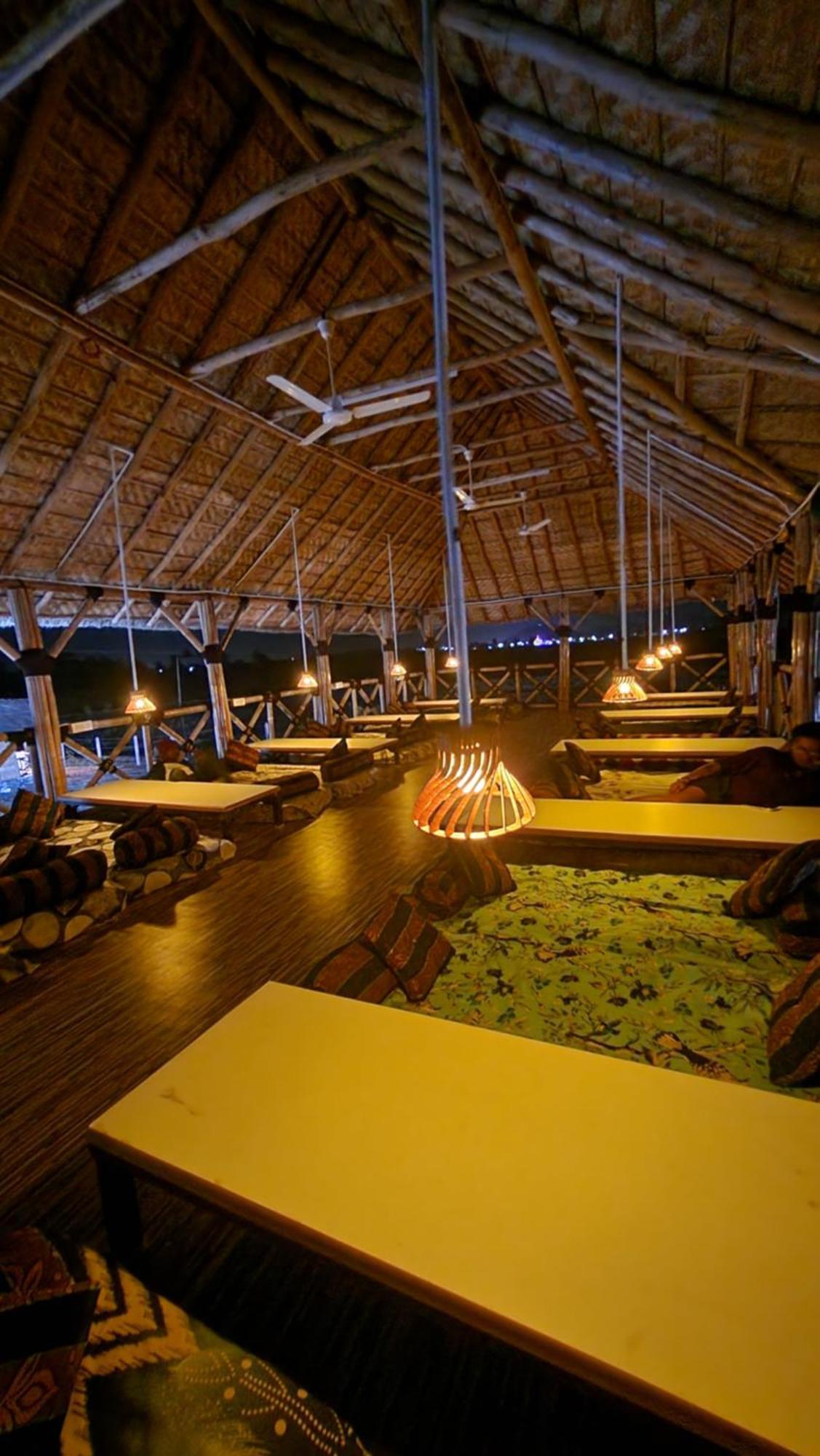 Vanya The Exotic World Resort ฮัมปี ภายนอก รูปภาพ