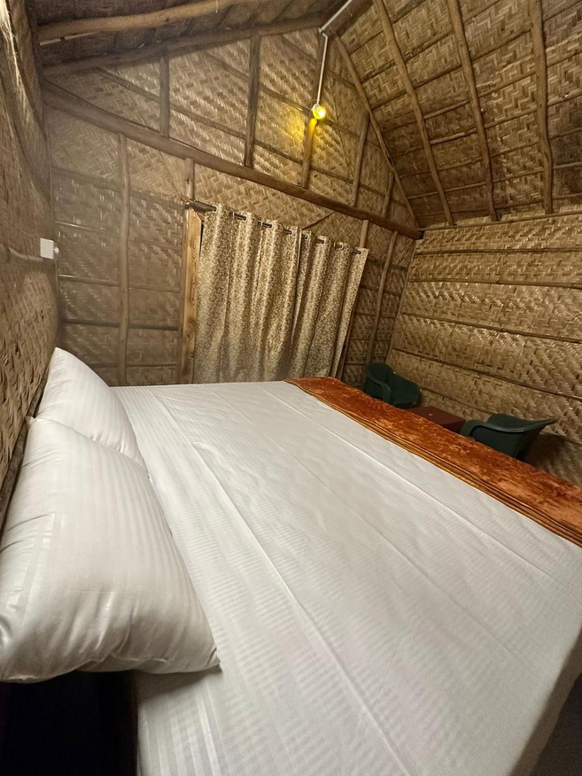 Vanya The Exotic World Resort ฮัมปี ภายนอก รูปภาพ