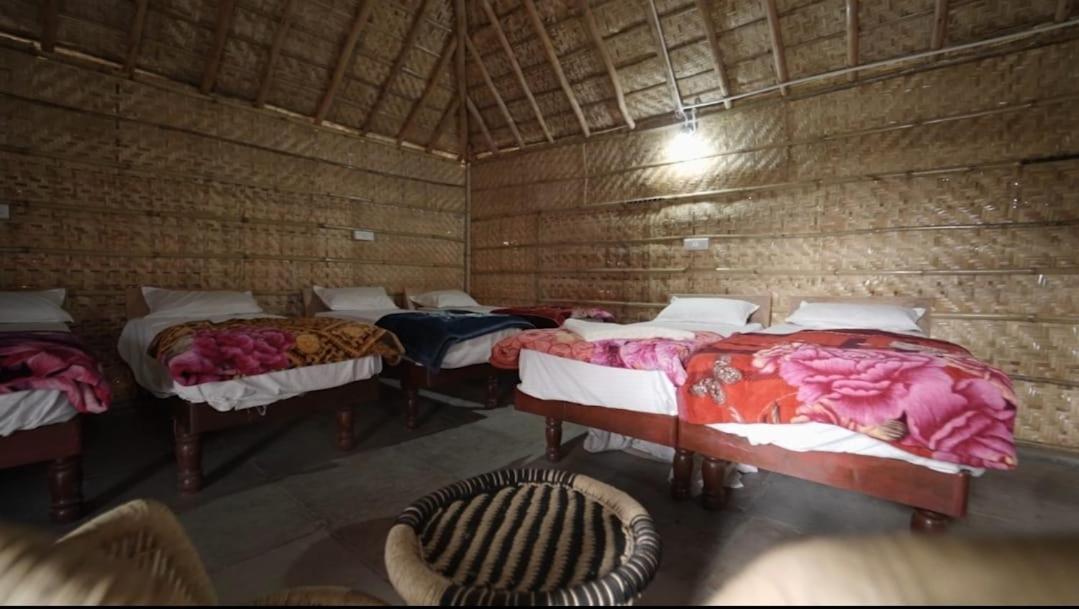 Vanya The Exotic World Resort ฮัมปี ภายนอก รูปภาพ