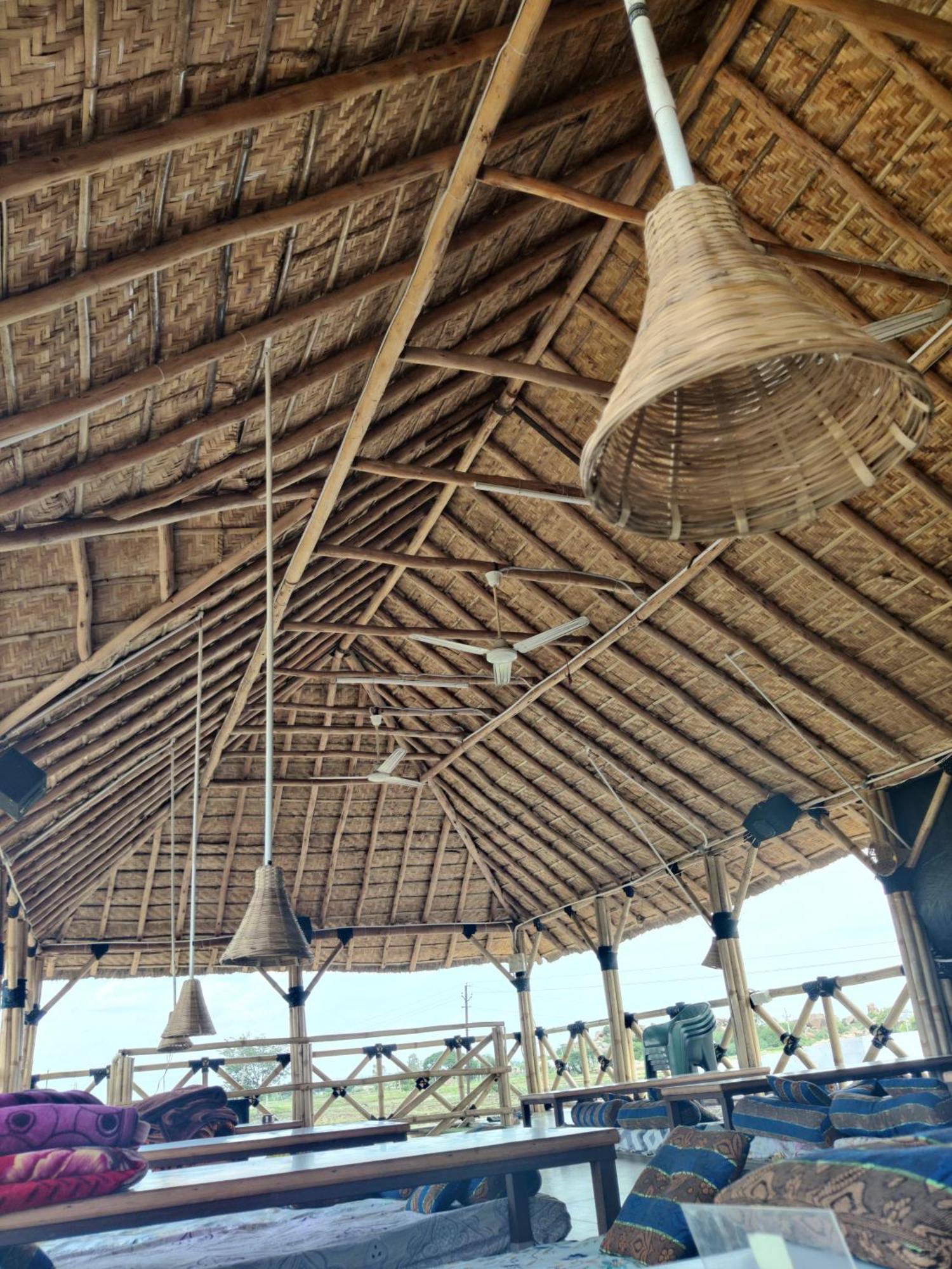 Vanya The Exotic World Resort ฮัมปี ภายนอก รูปภาพ