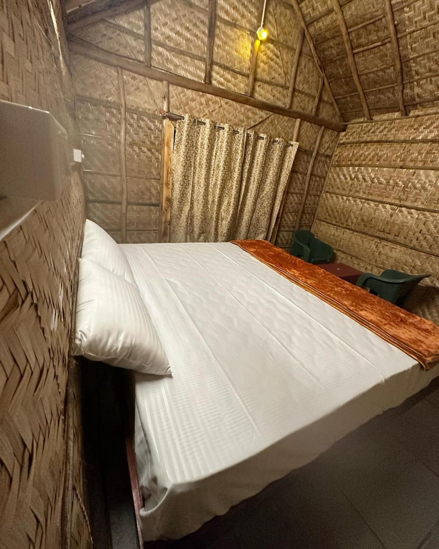 Vanya The Exotic World Resort ฮัมปี ภายนอก รูปภาพ